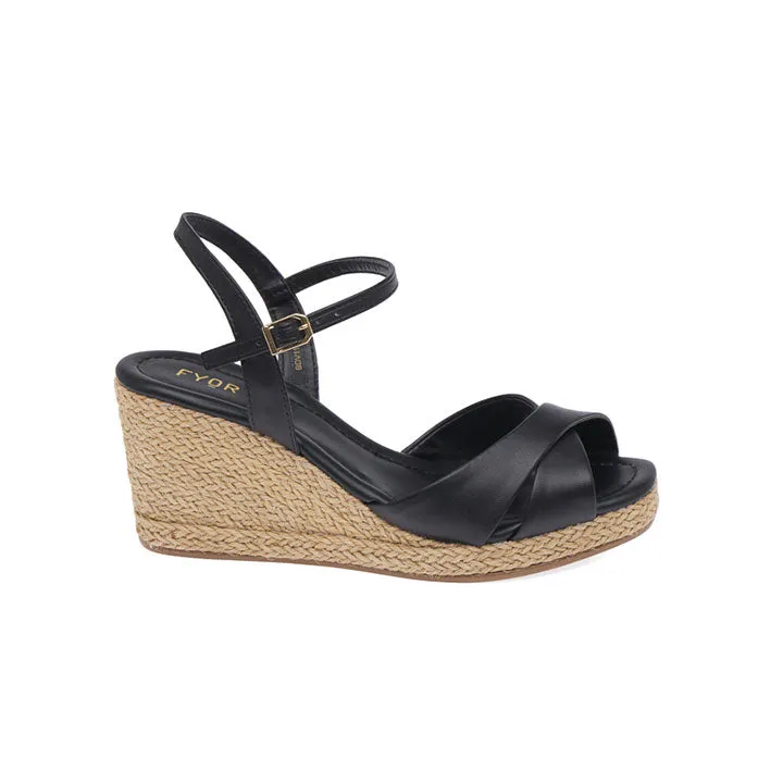 Chic Holiday Wedge BDV 116