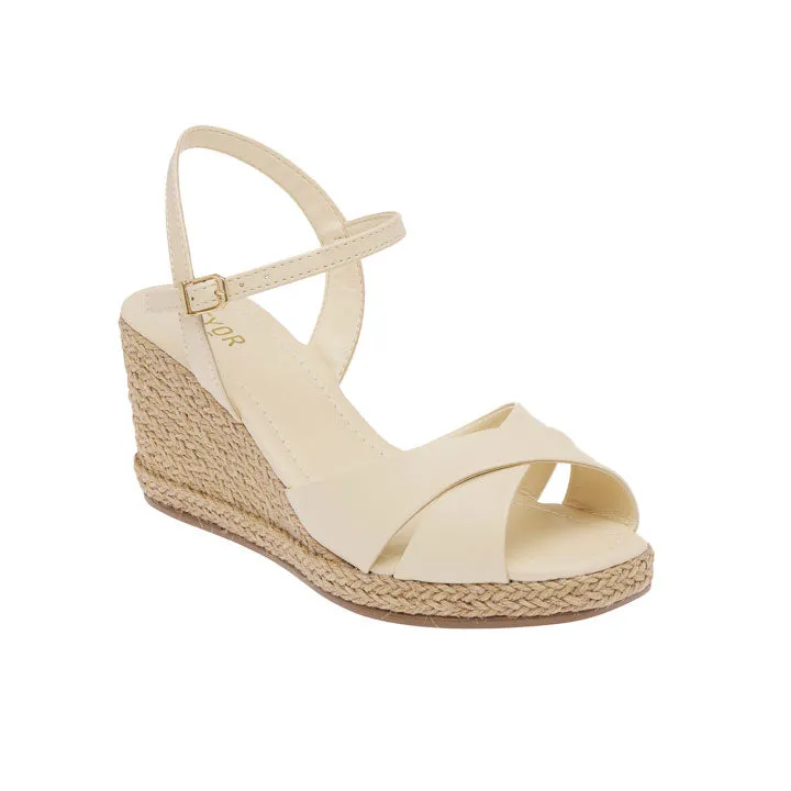 Chic Holiday Wedge BDV 116