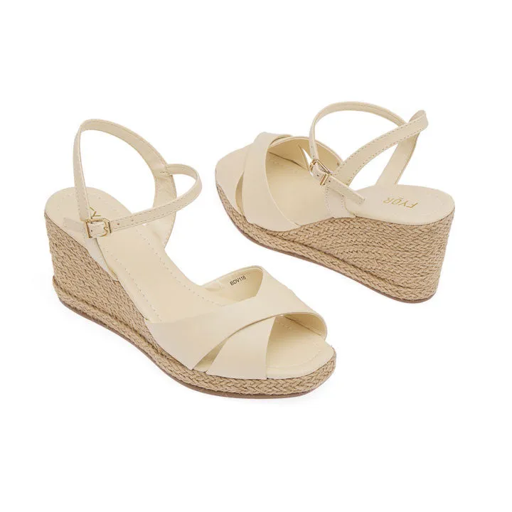 Chic Holiday Wedge BDV 116