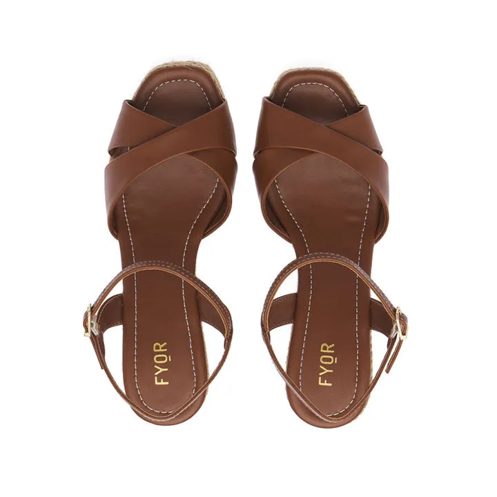 Chic Holiday Wedge BDV 116
