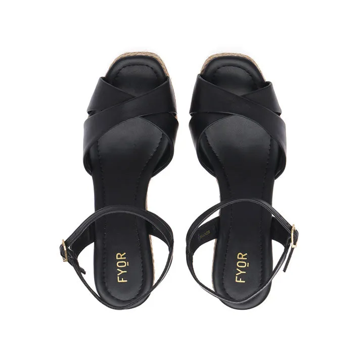 Chic Holiday Wedge BDV 116