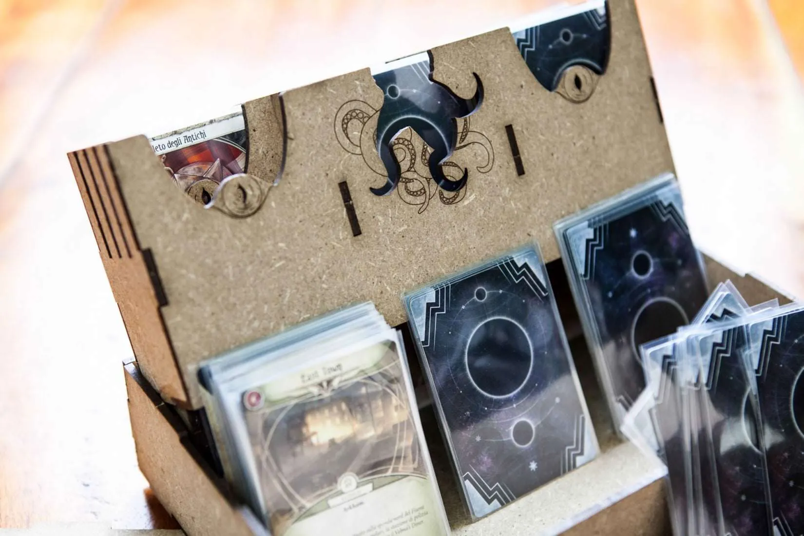 The Dicetroyers - Arkham Horror: The Card Game - Storage System (Medium) (Italy Import)